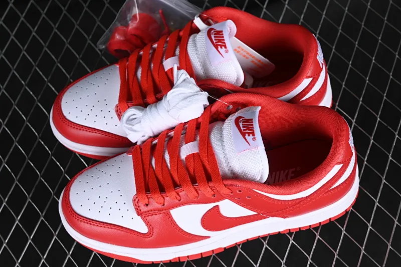 All Categories Nk SB Dunk Series Nk SB Dunk Low Low-top Sneakers N Version Nk Dunk Low SB "University Red" 卍Celebration Days White-Red Dunk Series Low-top Casual Sports Skateboard Shoes CU1727-100